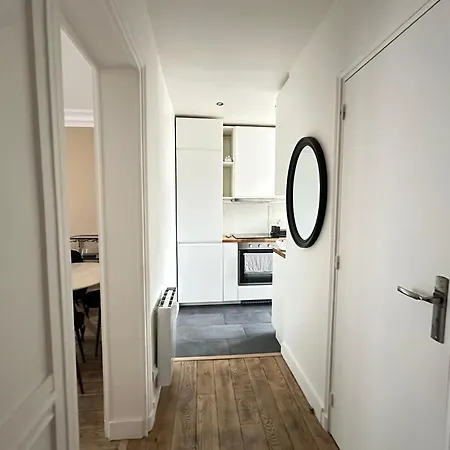 Le Voltaire - Center Paryż