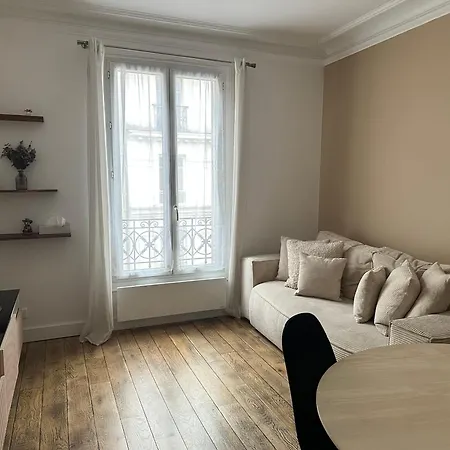 Le Voltaire - Center Apartment